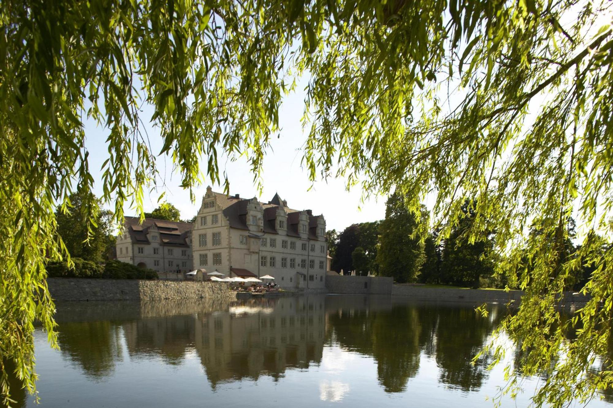 Schlosshotel Münchhausen Aerzen Exterior foto