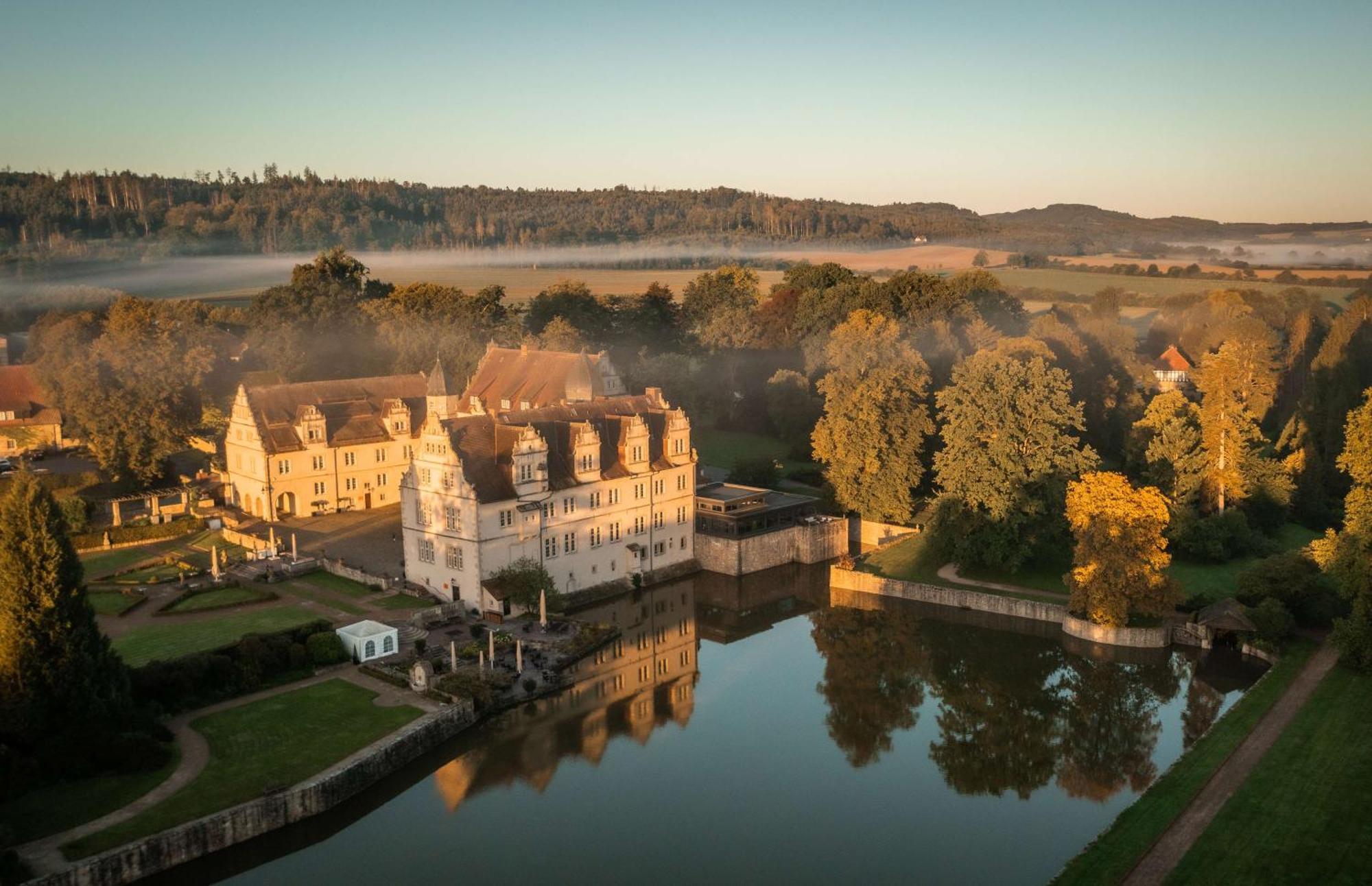 Schlosshotel Münchhausen Aerzen Exterior foto